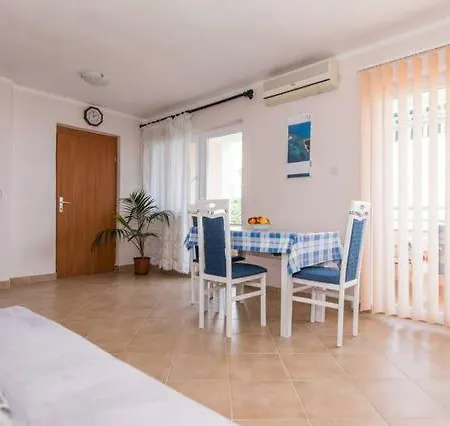 Irena Apartman