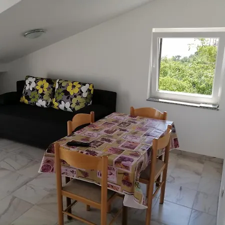 Irena Apartment *